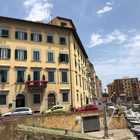 Renovated Apartment With 3 Bedrooms In An Historic Palazzo Between Port And Old Town Livorno Exterior foto