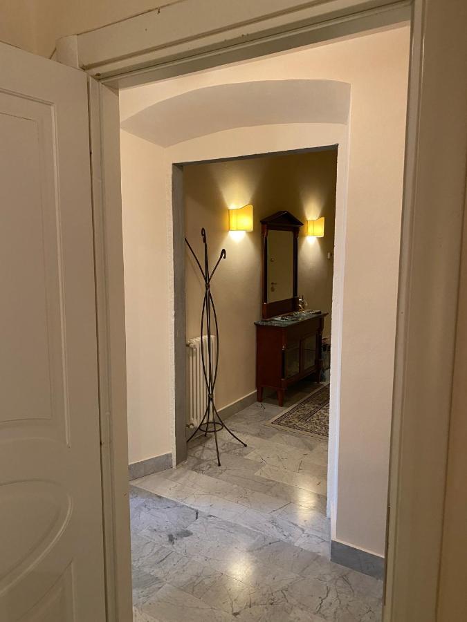 Renovated Apartment With 3 Bedrooms In An Historic Palazzo Between Port And Old Town Livorno Exterior foto