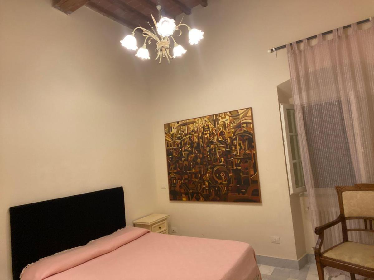 Renovated Apartment With 3 Bedrooms In An Historic Palazzo Between Port And Old Town Livorno Exterior foto